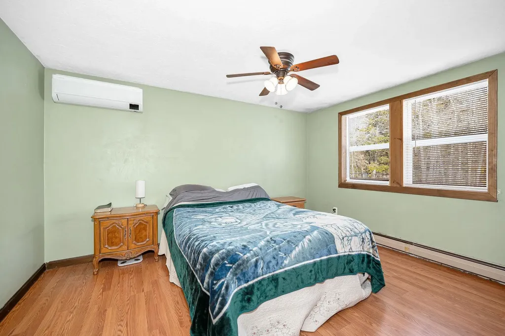 74 Royal Range Road Sandown NH 03873