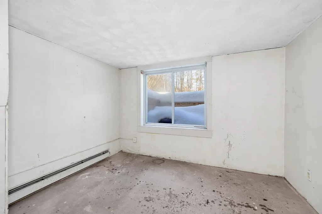 74 Royal Range Road Sandown NH 03873