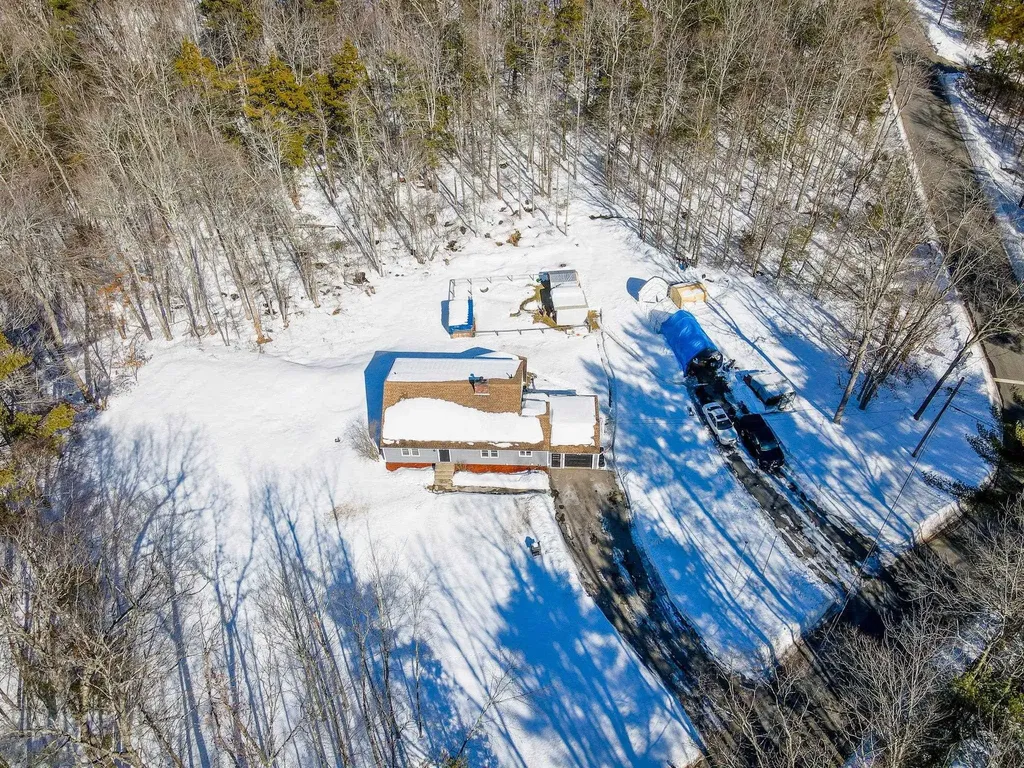 74 Royal Range Road Sandown NH 03873