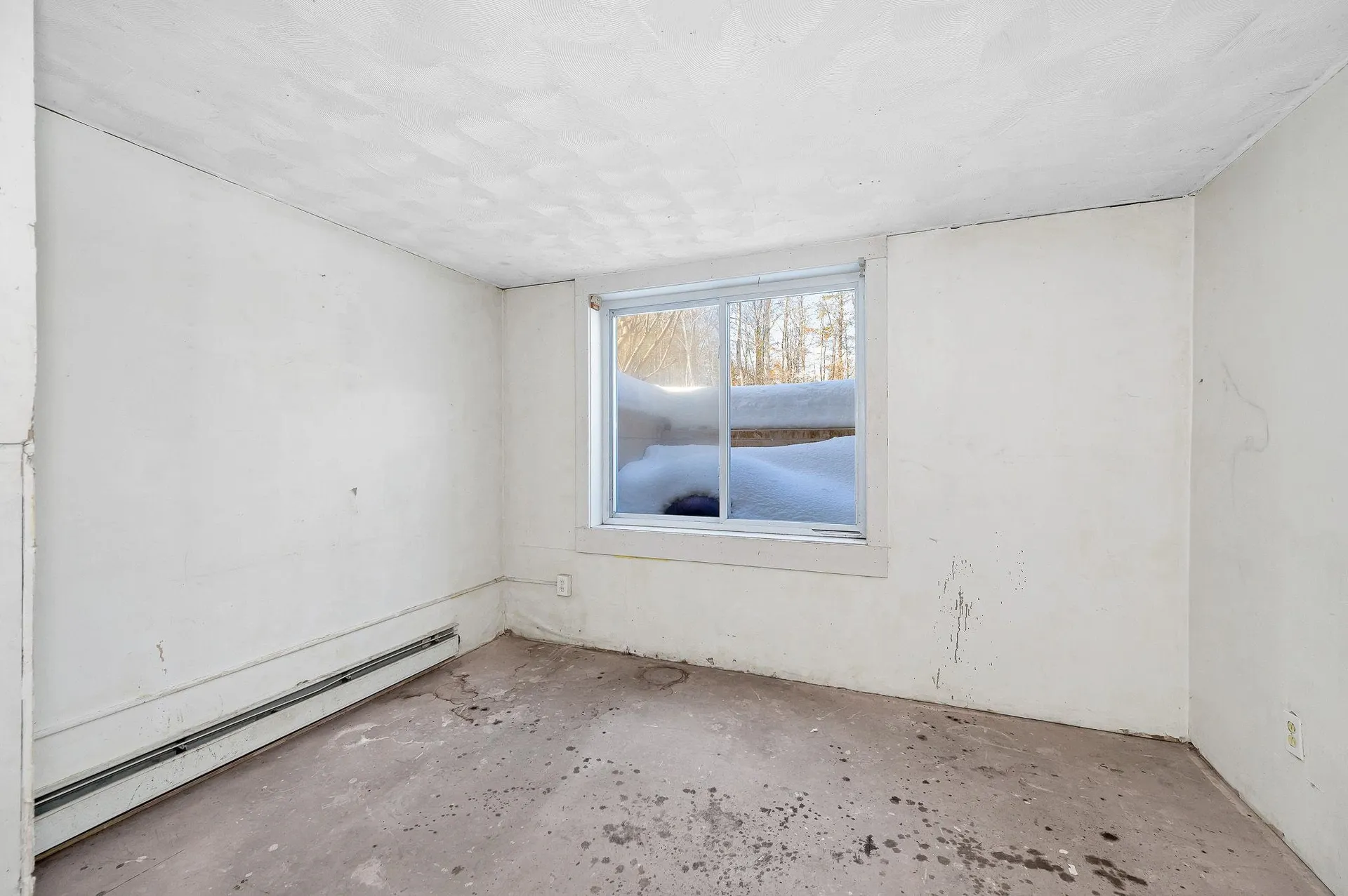 74 Royal Range Road Sandown NH 03873