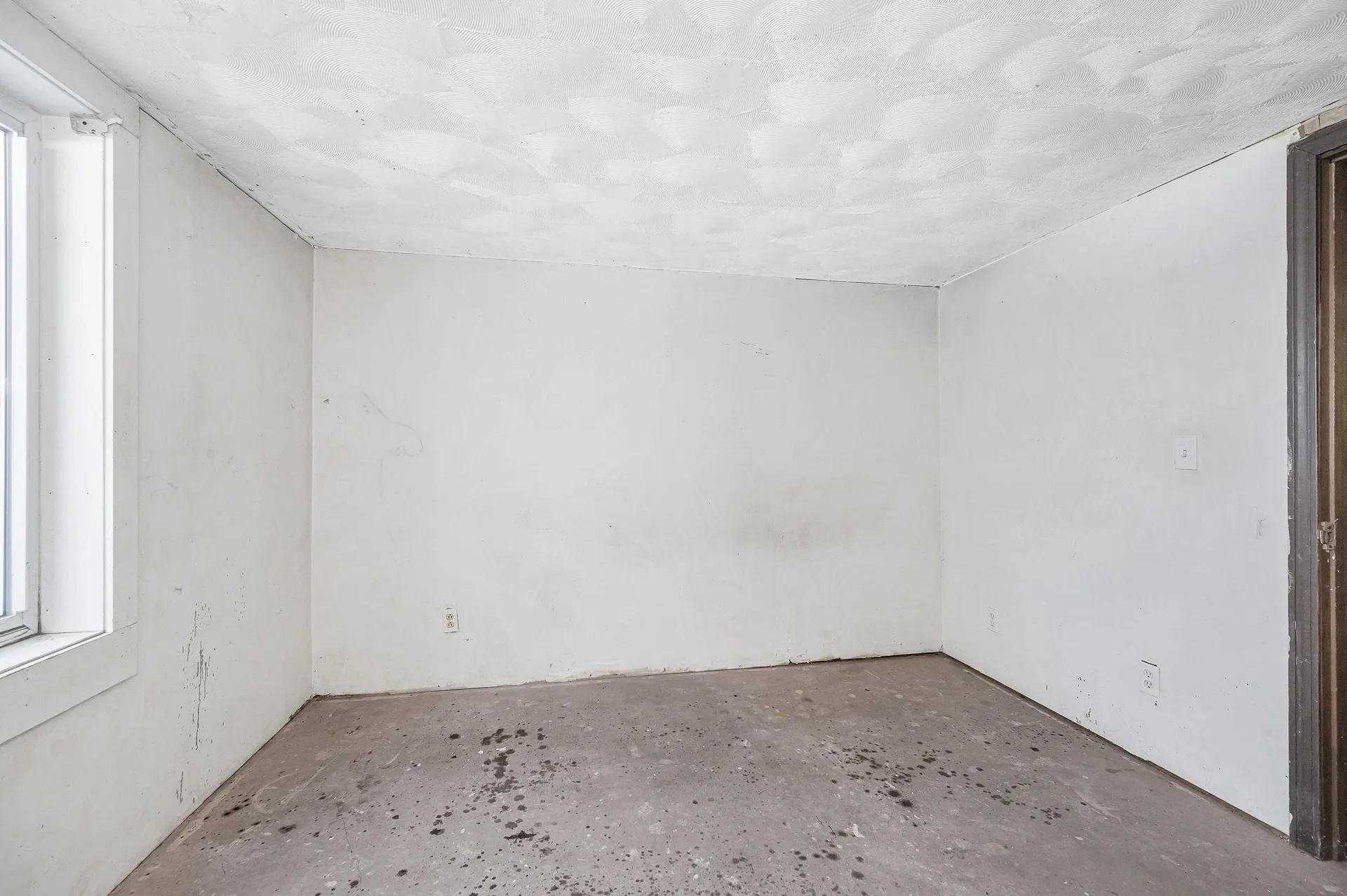 74 Royal Range Road Sandown NH 03873