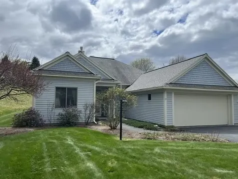 27 Fountain Way Lebanon NH 03784