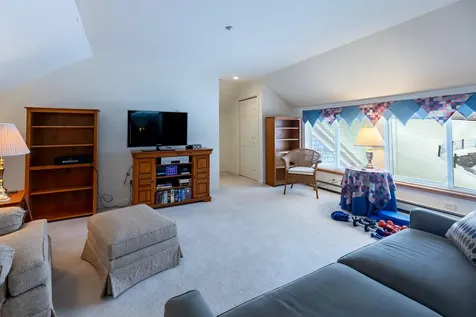 27 Fountain Way Lebanon NH 03784
