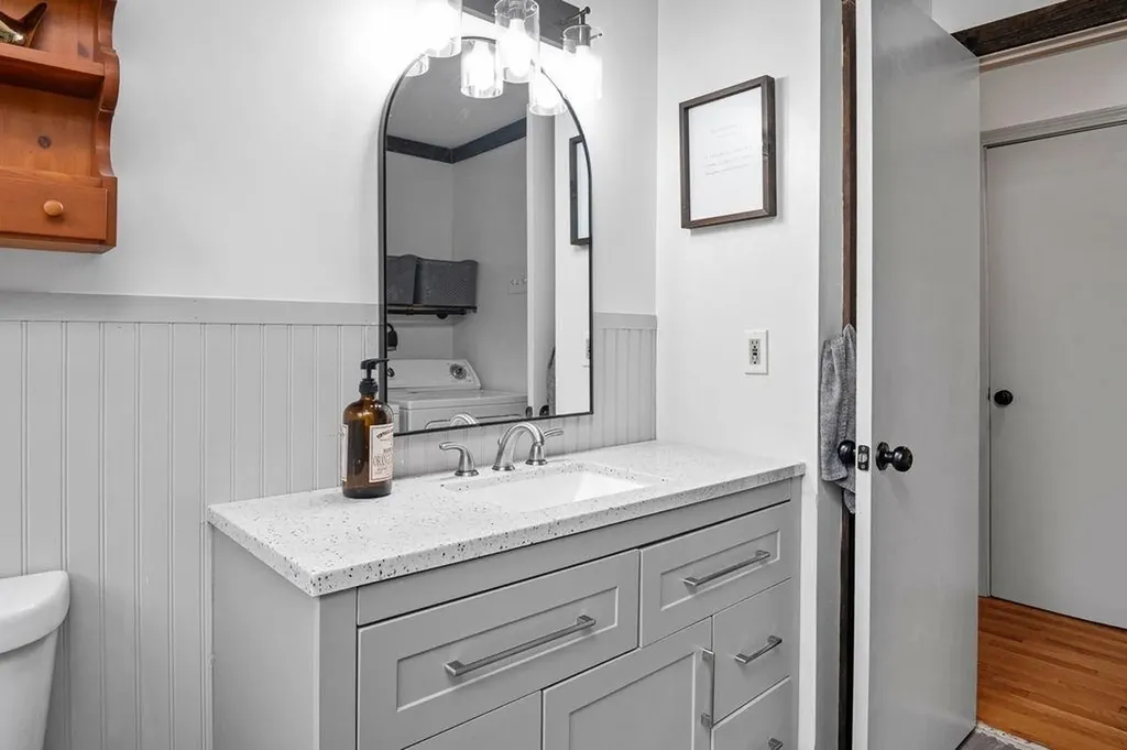 11 Southview Lane Alton NH 03810