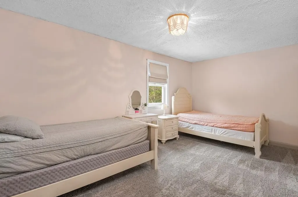 11 Southview Lane Alton NH 03810