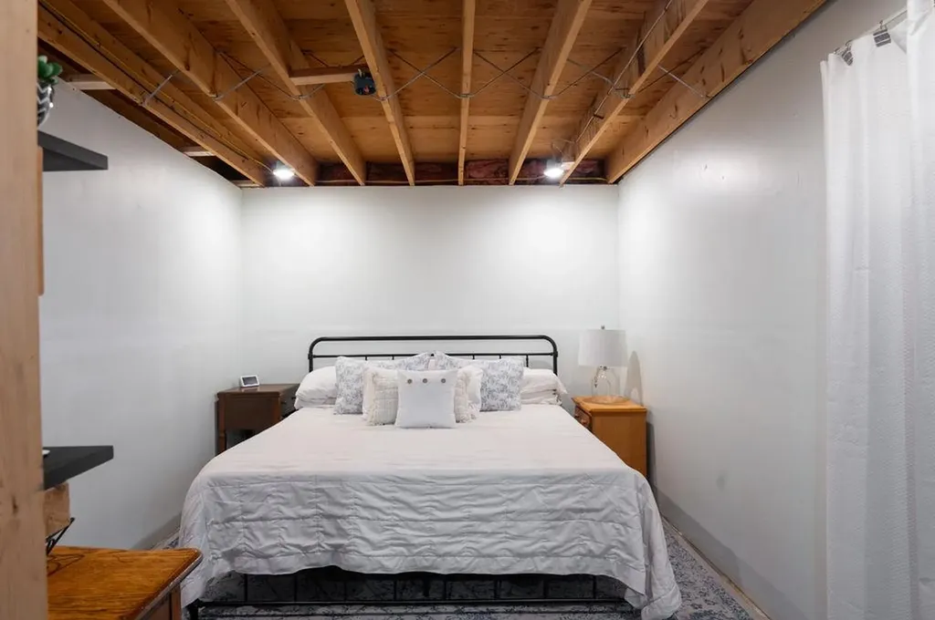 11 Southview Lane Alton NH 03810