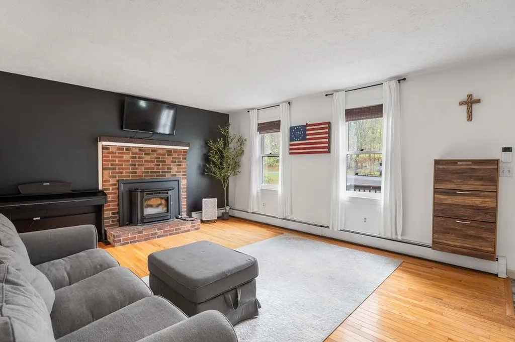 11 Southview Lane Alton NH 03810