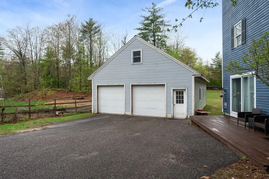 11 Southview Lane Alton NH 03810