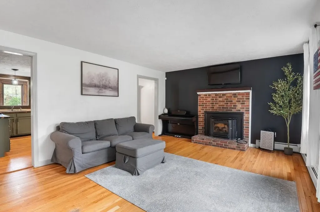 11 Southview Lane Alton NH 03810