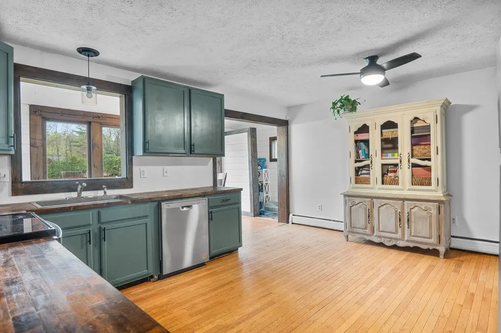 11 Southview Lane Alton NH 03810