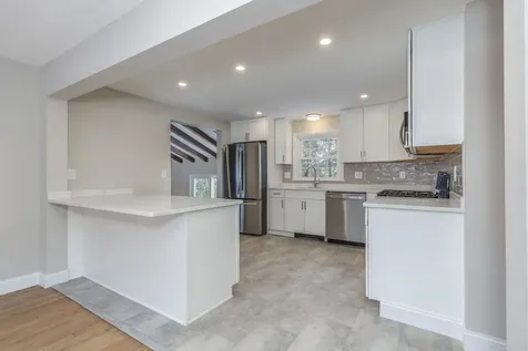 16 Emerson Road Nashua NH 03062