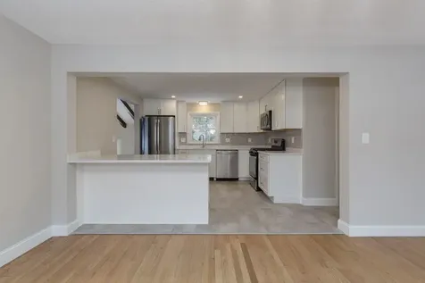 16 Emerson Road Nashua NH 03062