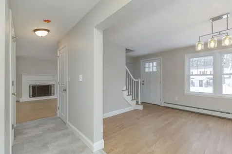 16 Emerson Road Nashua NH 03062