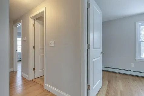 16 Emerson Road Nashua NH 03062