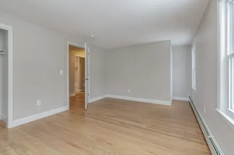 16 Emerson Road Nashua NH 03062