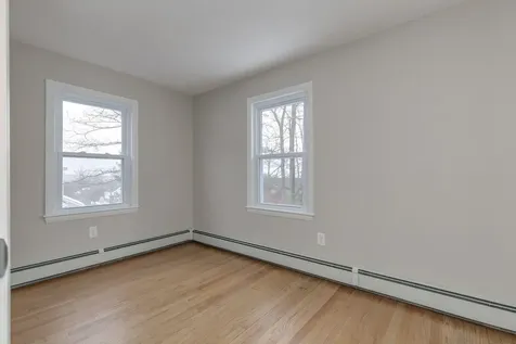 16 Emerson Road Nashua NH 03062