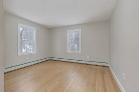 16 Emerson Road Nashua NH 03062