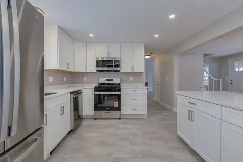16 Emerson Road Nashua NH 03062