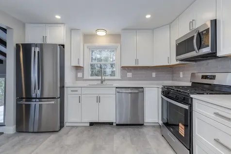 16 Emerson Road Nashua NH 03062
