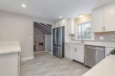16 Emerson Road Nashua NH 03062