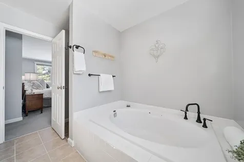 7 Jennifer Lane Amherst NH 03031