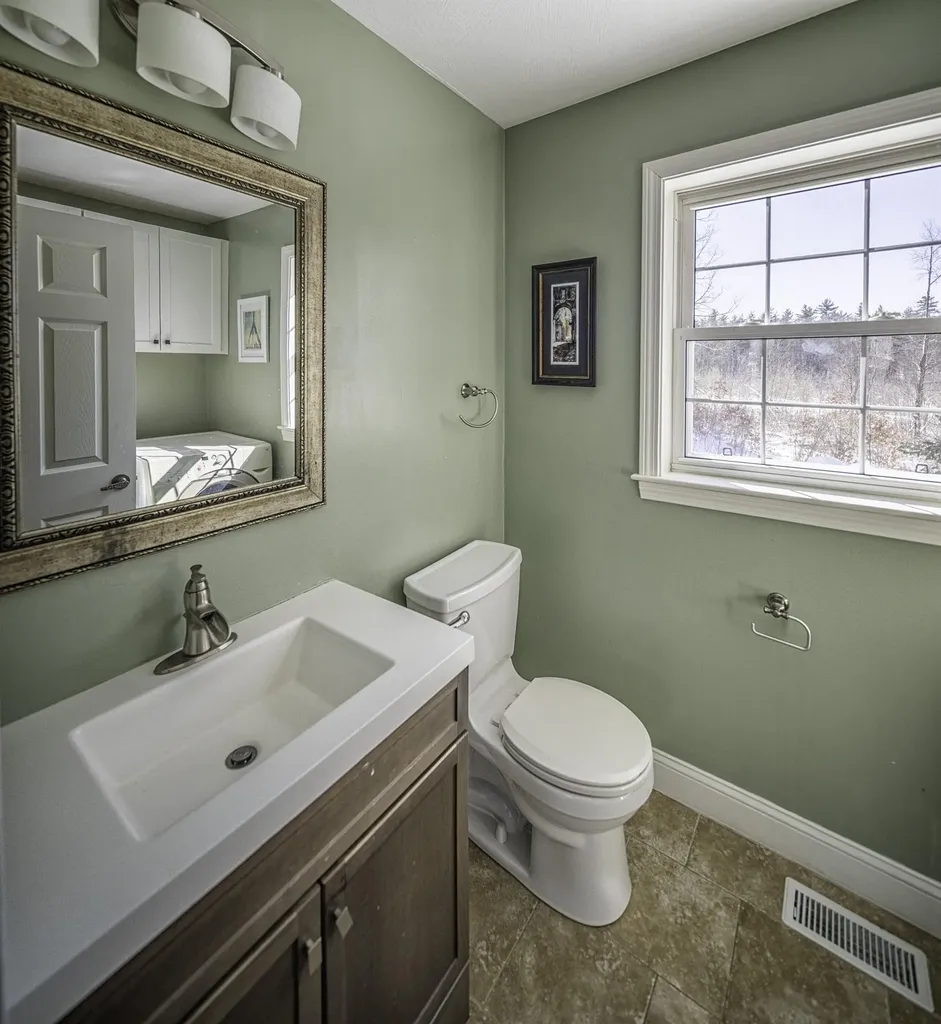 319 Old Concord Turnpike Barrington NH 03825