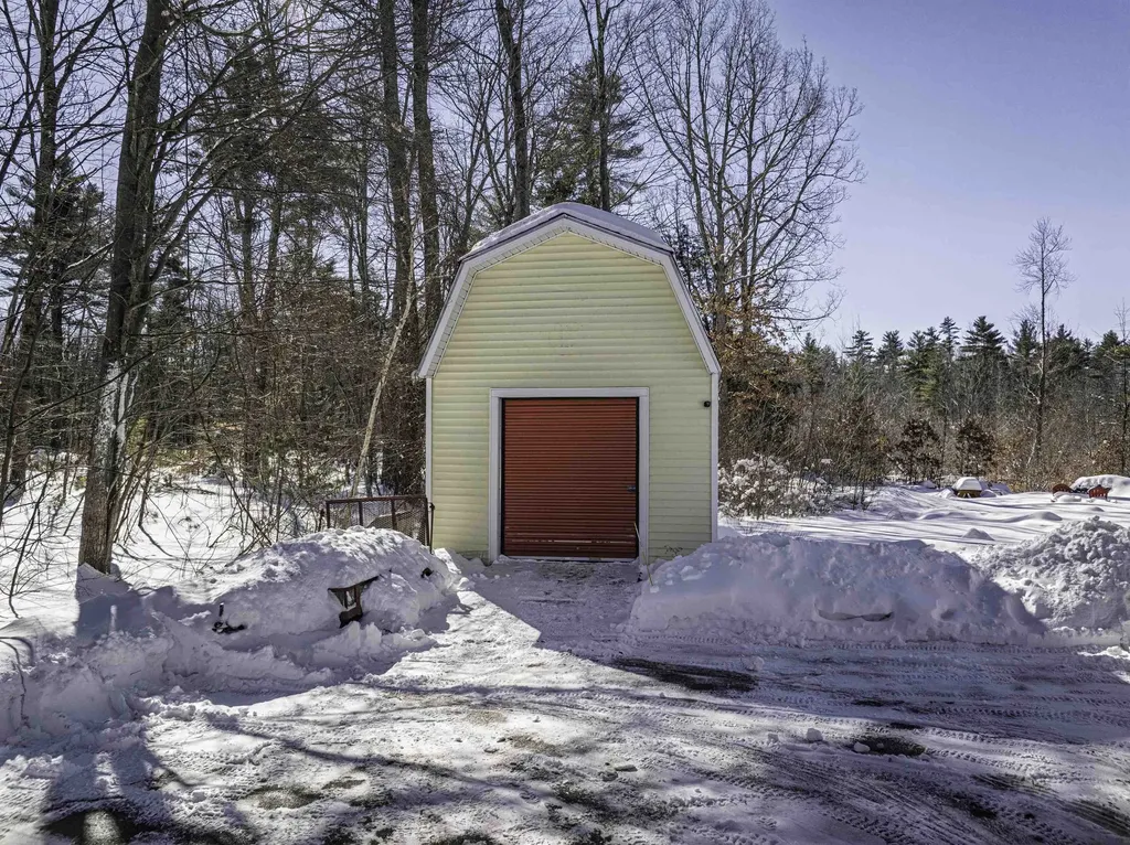 319 Old Concord Turnpike Barrington NH 03825