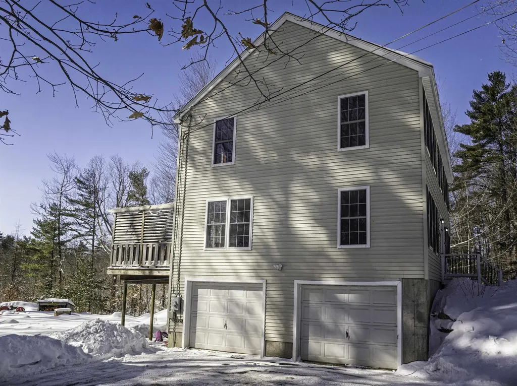 319 Old Concord Turnpike Barrington NH 03825