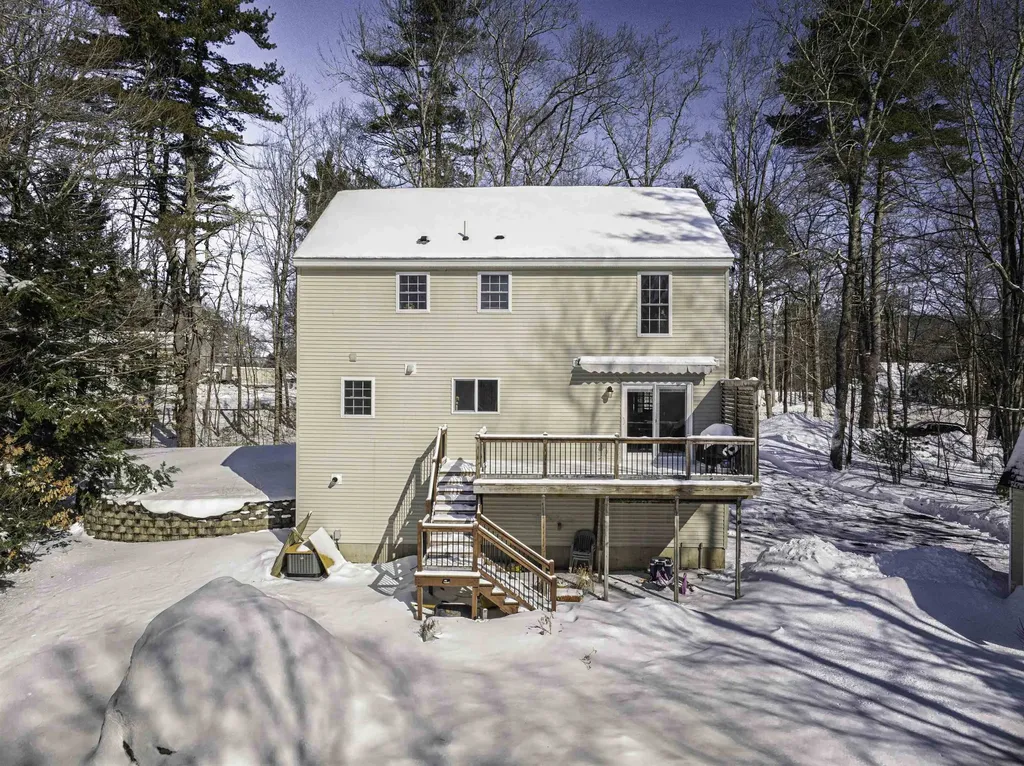 319 Old Concord Turnpike Barrington NH 03825