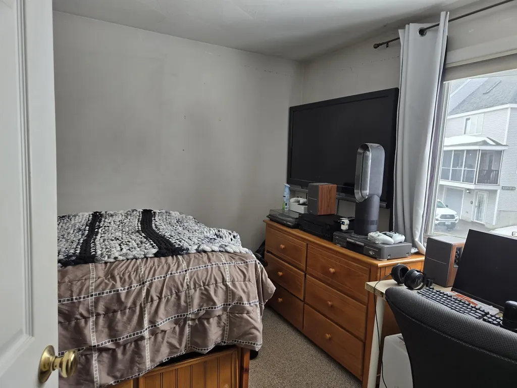 35 Collins Landing Road Weare NH 03281