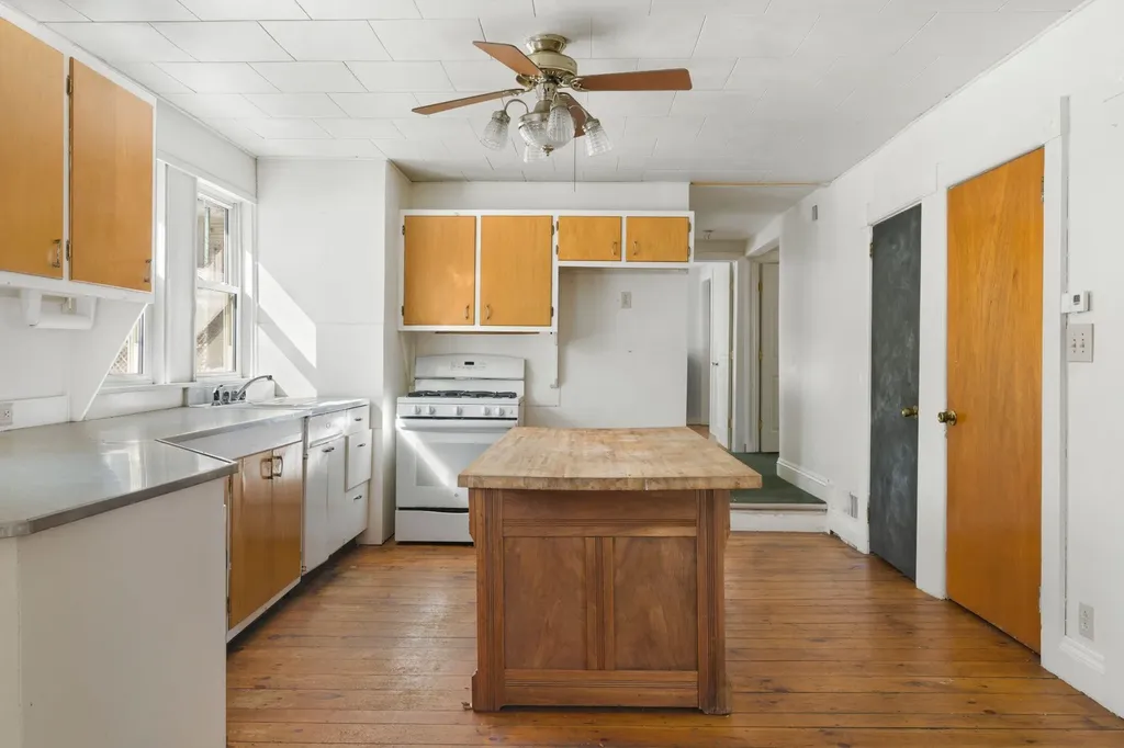 15 West Street Brattleboro VT 05301