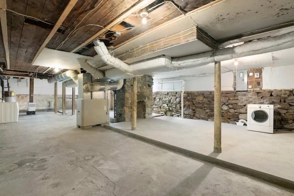 15 West Street Brattleboro VT 05301