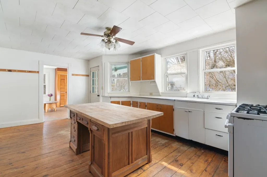 15 West Street Brattleboro VT 05301