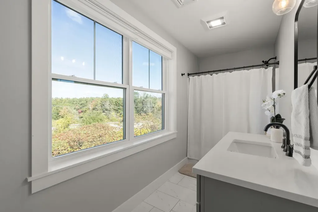 12 Founders Square Greenland NH 03840