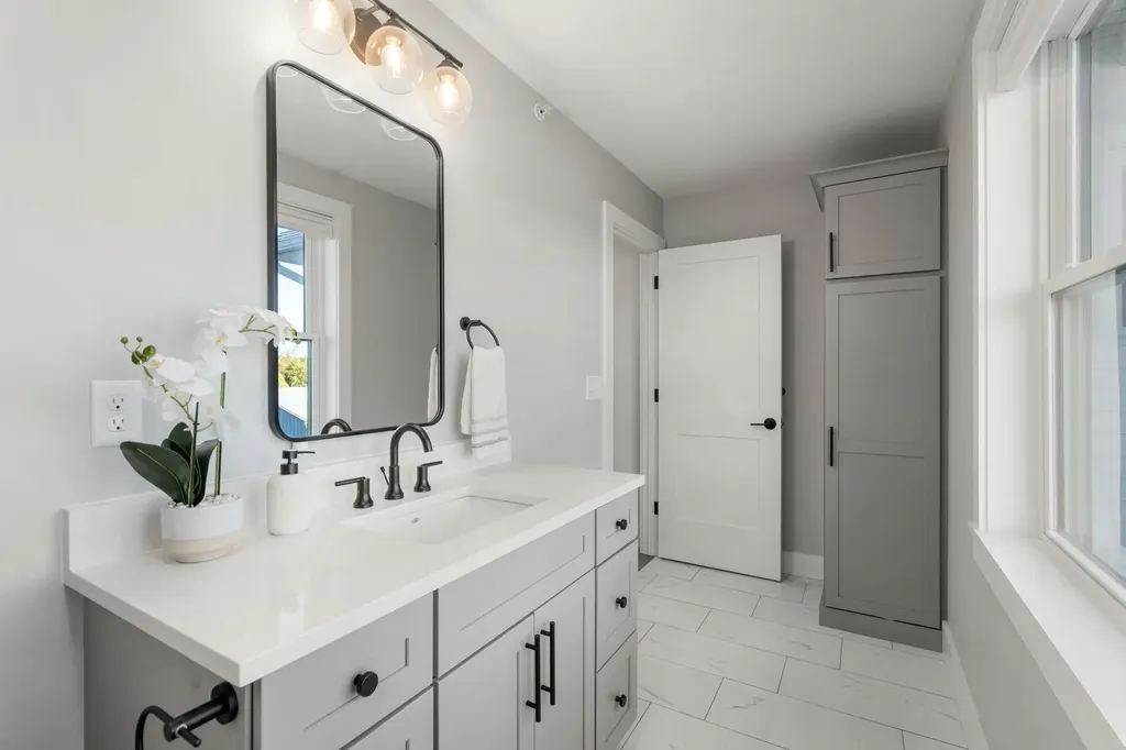 12 Founders Square Greenland NH 03840