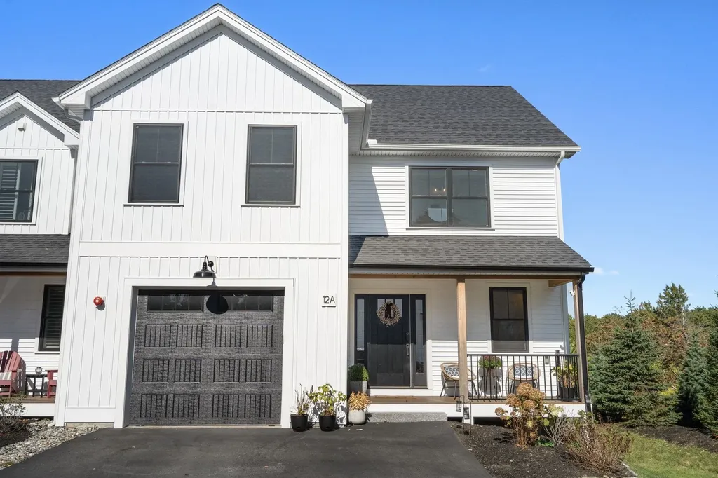 12 Founders Square Greenland NH 03840