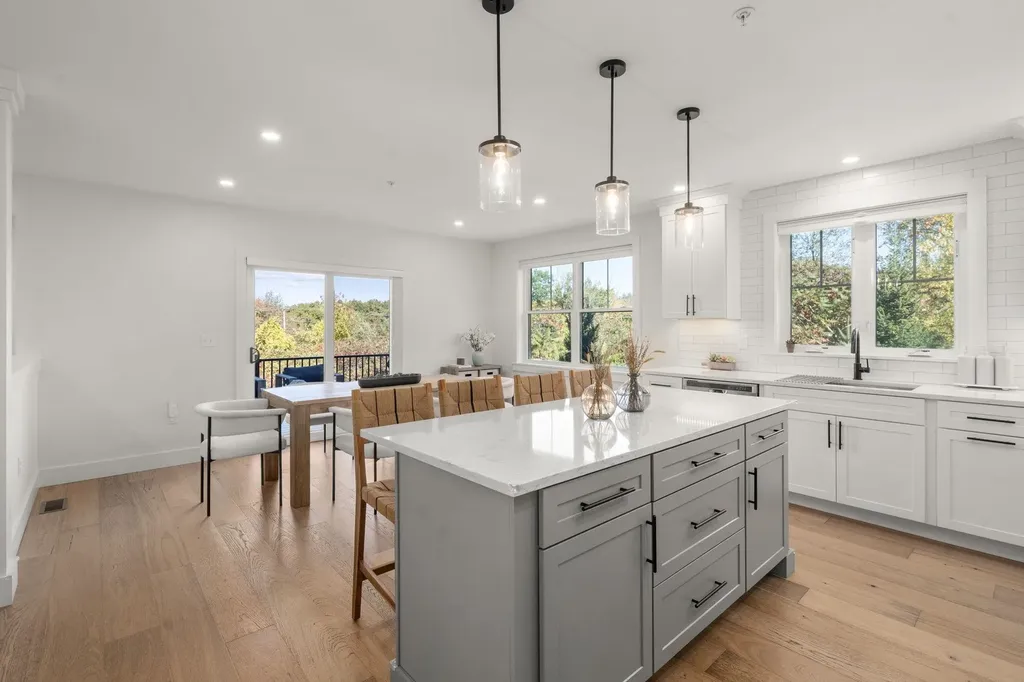 12 Founders Square Greenland NH 03840