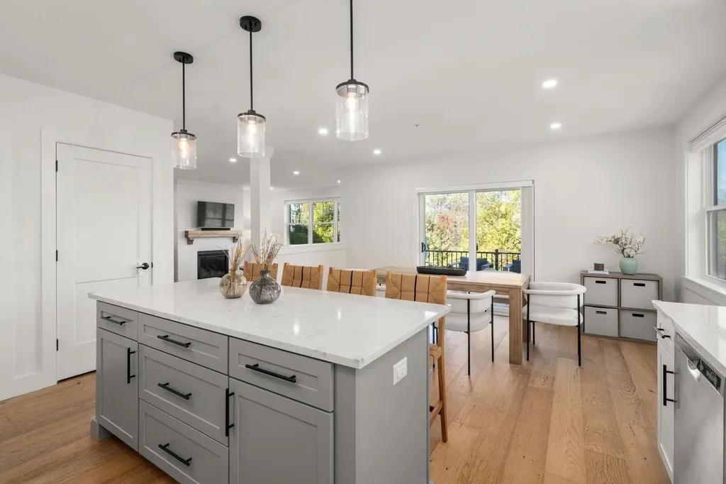 12 Founders Square Greenland NH 03840