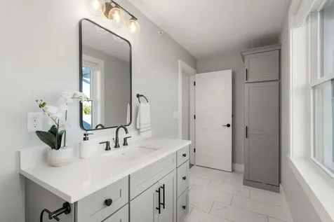 12 Founders Square Greenland NH 03840