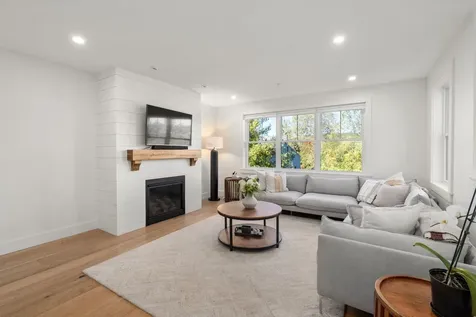 12 Founders Square Greenland NH 03840