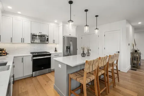 12 Founders Square Greenland NH 03840