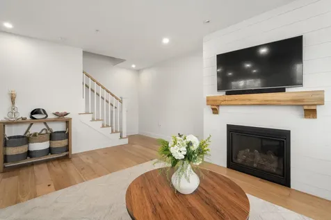 12 Founders Square Greenland NH 03840