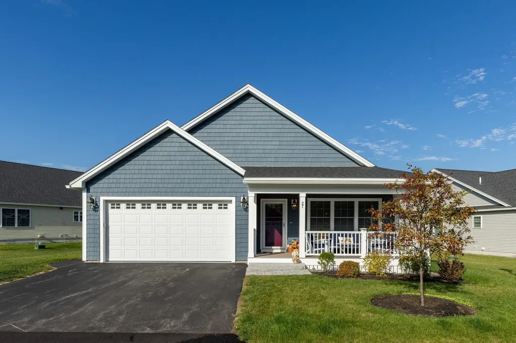 27 Mulberry Lane Epping NH 03042