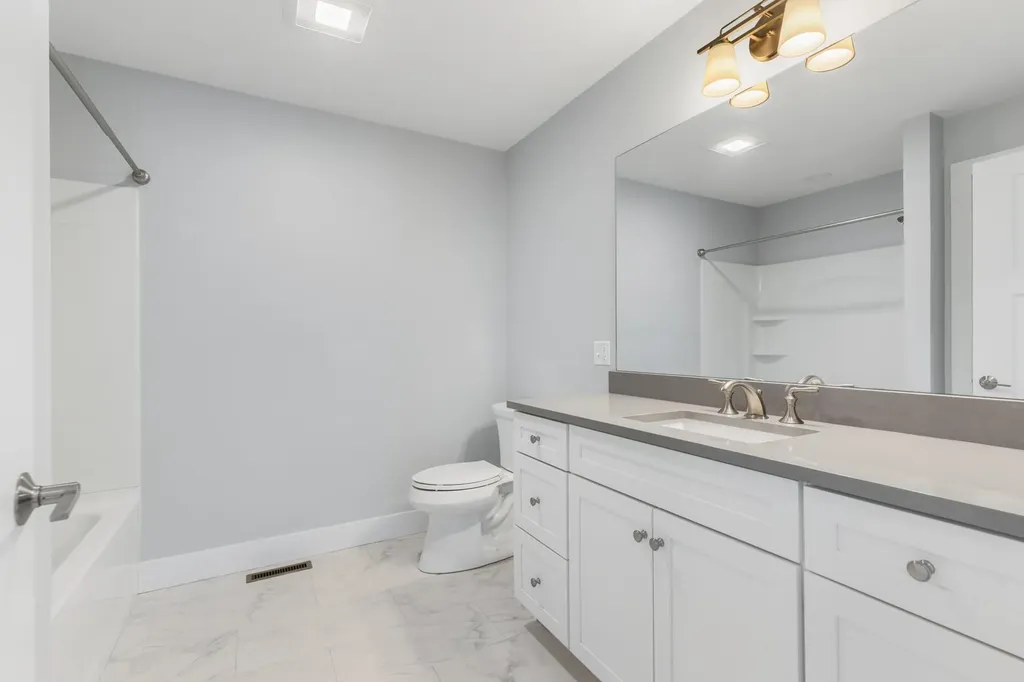 27 Mulberry Lane Epping NH 03042