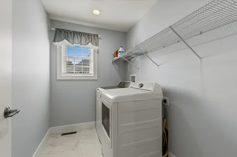 27 Mulberry Lane Epping NH 03042