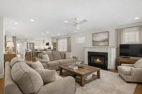 27 Mulberry Lane Epping NH 03042