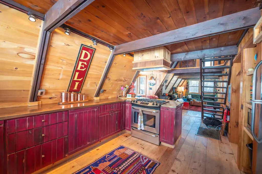 13 Yodeling Lane Dover VT 05356