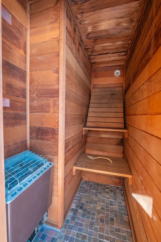 13 Yodeling Lane Dover VT 05356