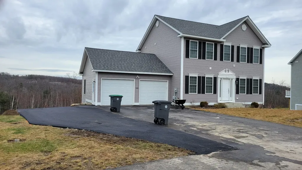 146 Brookview Drive Hooksett NH 03106