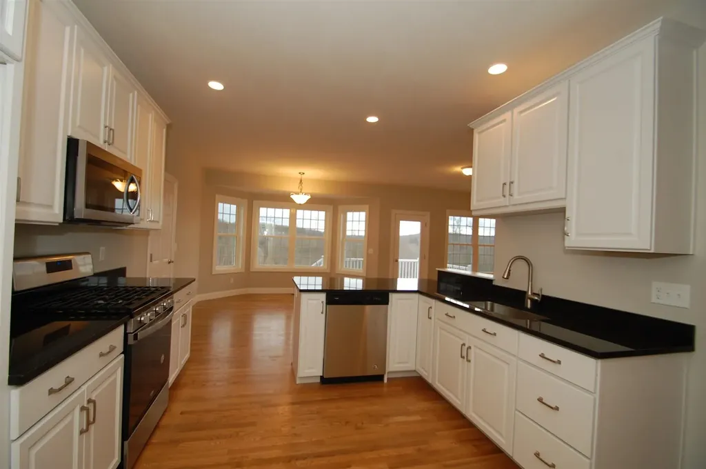 146 Brookview Drive Hooksett NH 03106